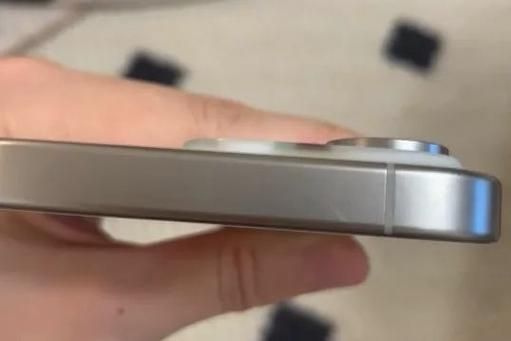 IPHONE5掉漆问题 苹果15掉漆吗